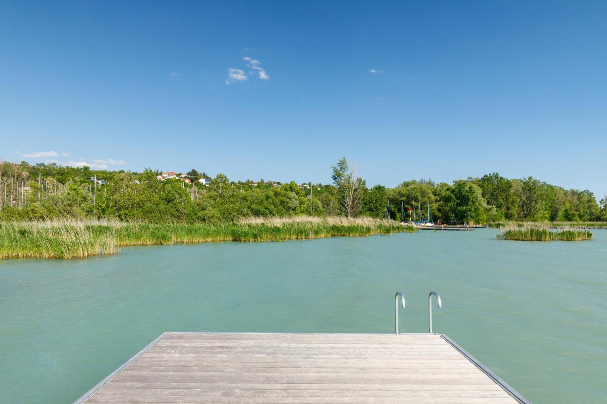 Blue4 Apartment Balatonfůzfő Zewnętrze zdjęcie